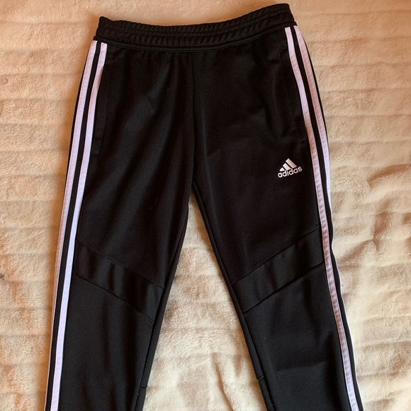 Adidas pants 🤩